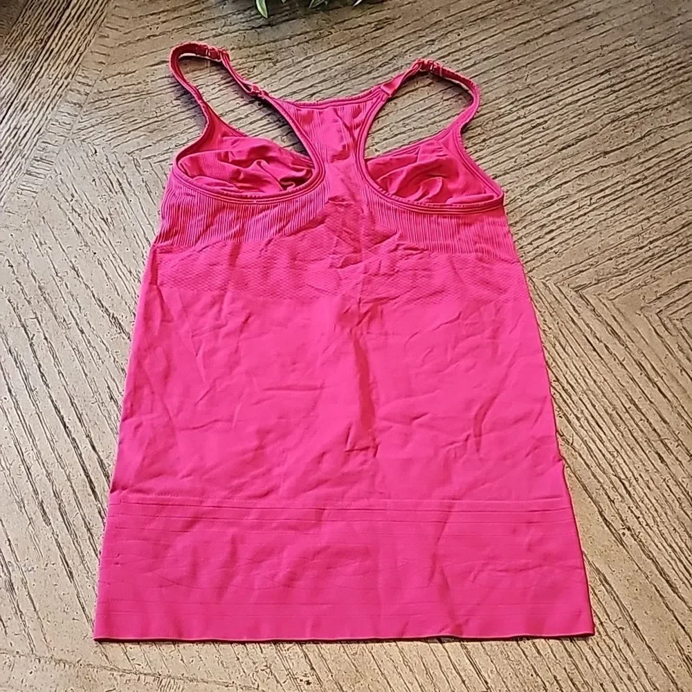 Nike fit dry tank top size M